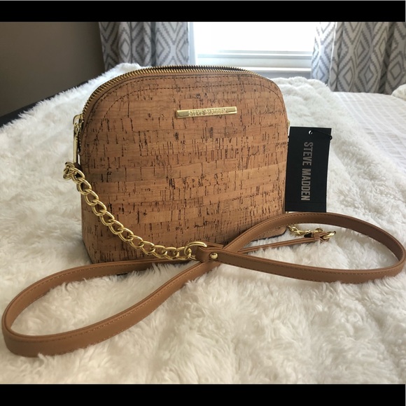 Steve Madden Handbags - Steve Madden Natural cork crossbody bag